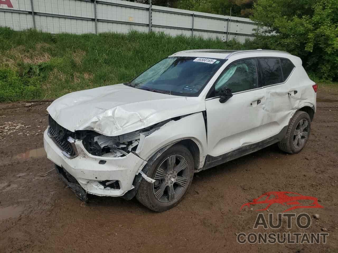 VOLVO XC40 2022 - YV4162UL3N2740413