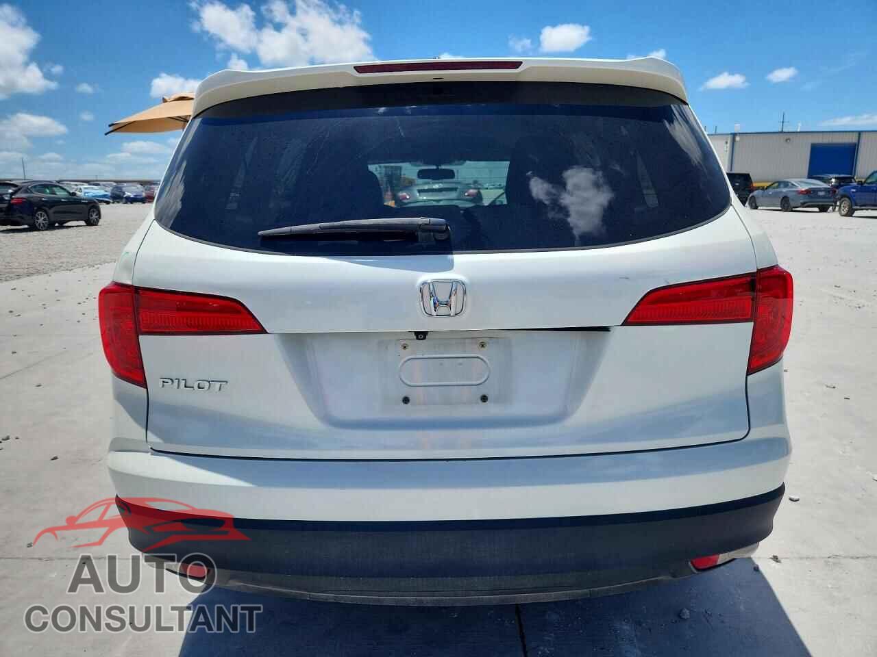HONDA PILOT 2017 - 5FNYF5H52HB036221