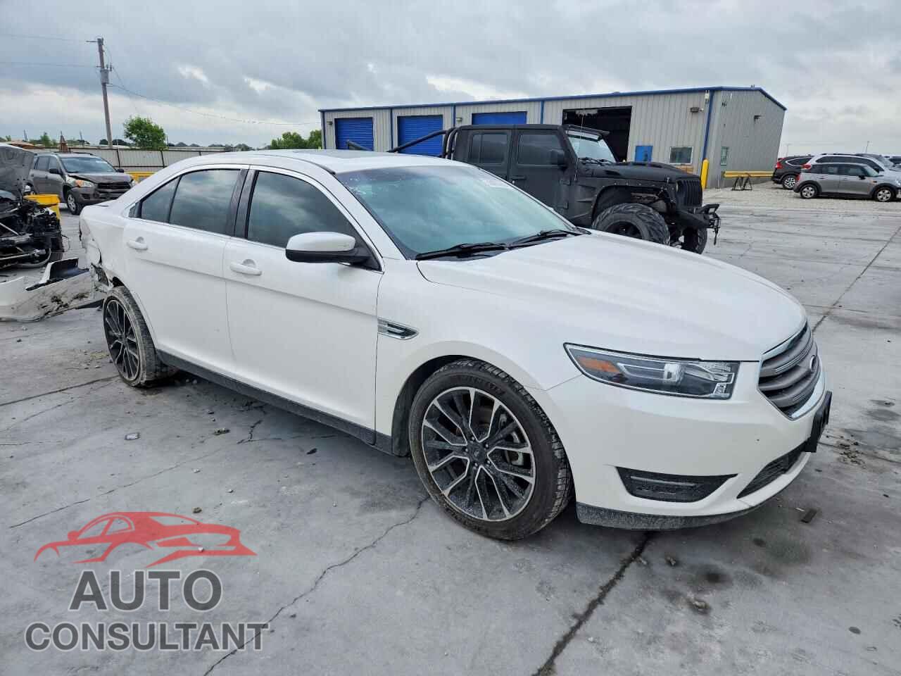 FORD TAURUS 2017 - 1FAHP2E85HG133306