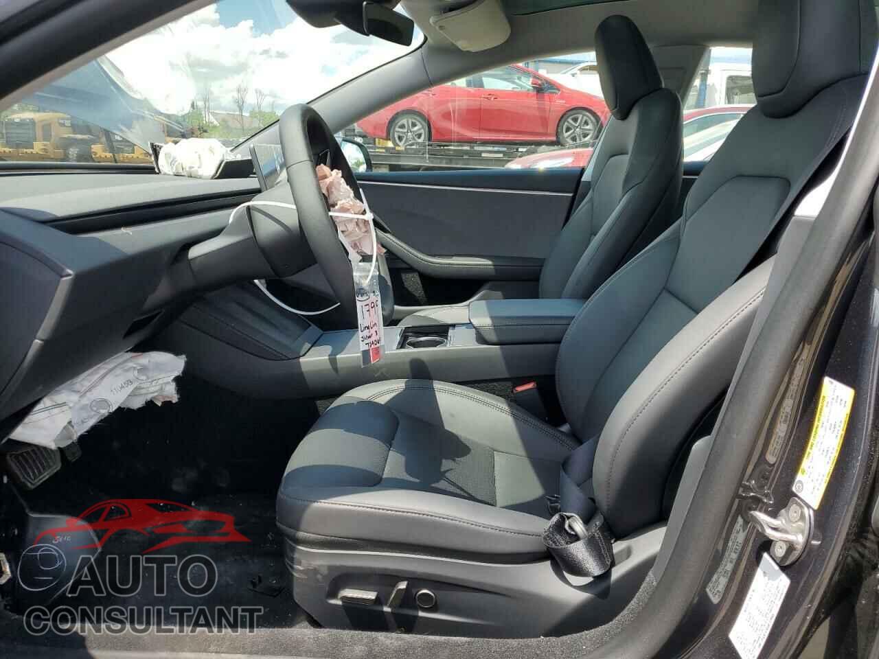 TESLA MODEL 3 2024 - 5YJ3E1EA5RF729065