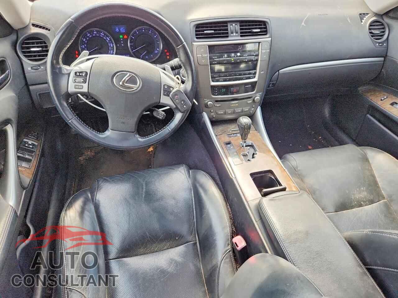 LEXUS IS 2011 - JTHCF5C25B5045834