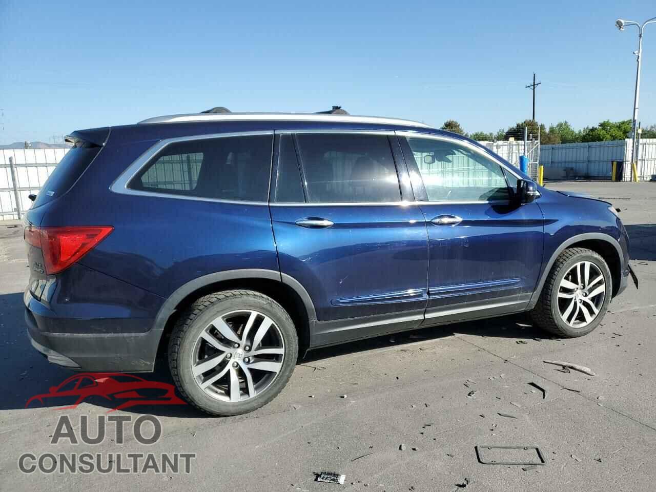 HONDA PILOT 2017 - 5FNYF6H04HB001111