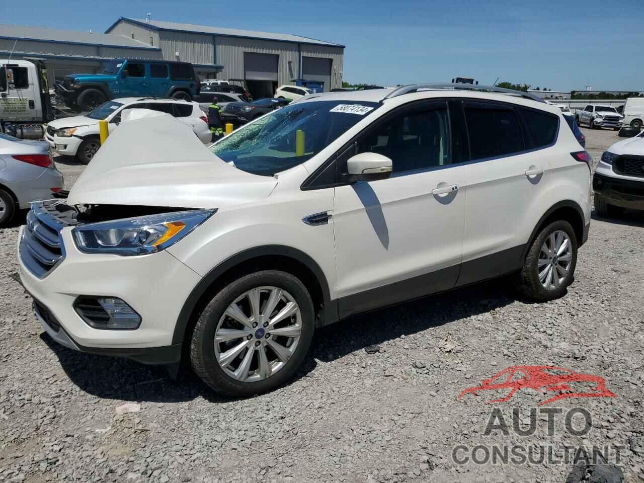 FORD ESCAPE 2017 - 1FMCU9J9XHUD15715