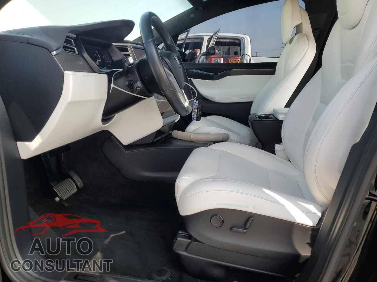 TESLA MODEL X 2017 - 5YJXCAE2XHF050195
