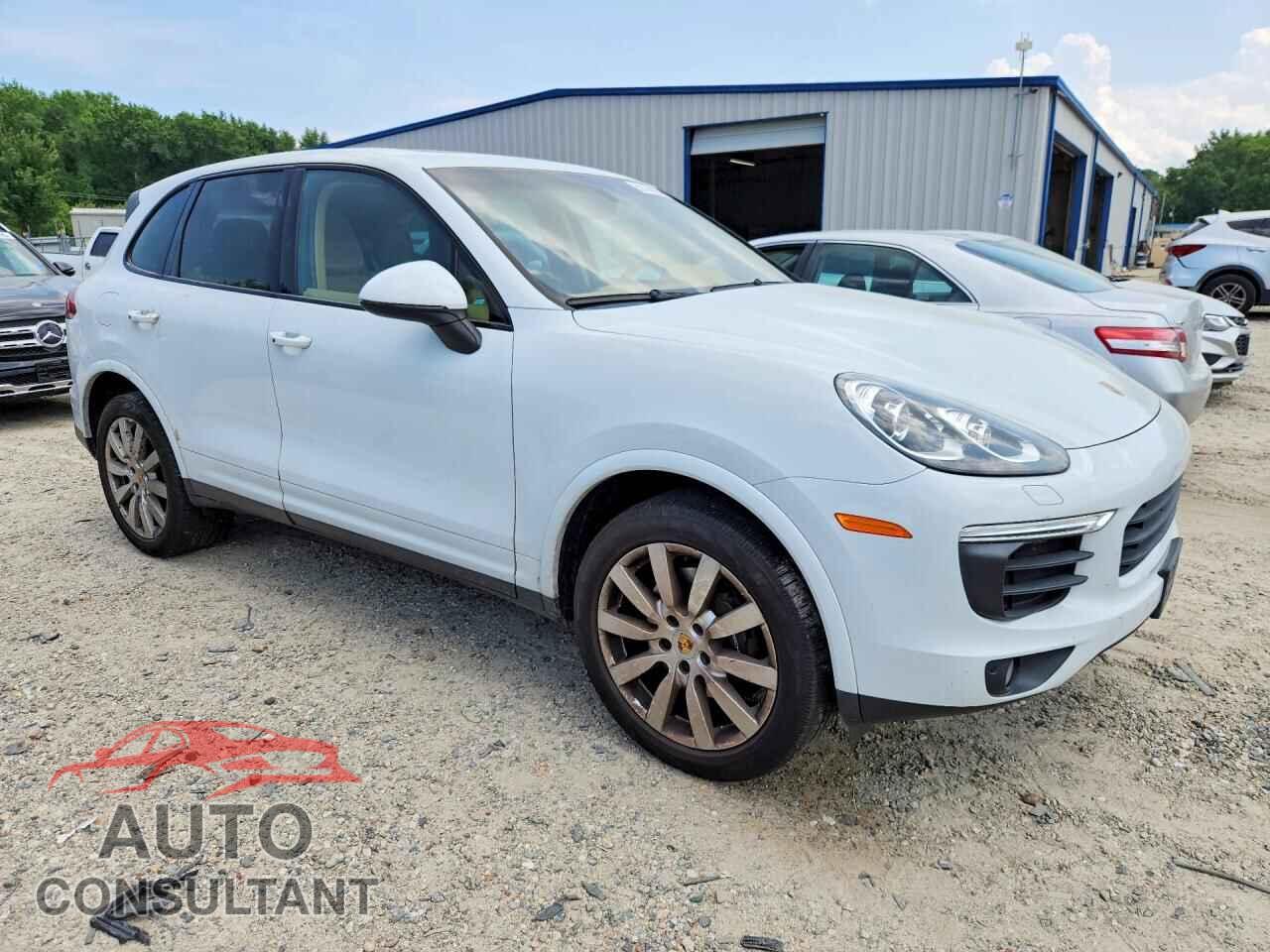PORSCHE CAYENNE 2017 - WP1AA2A21HKA85751