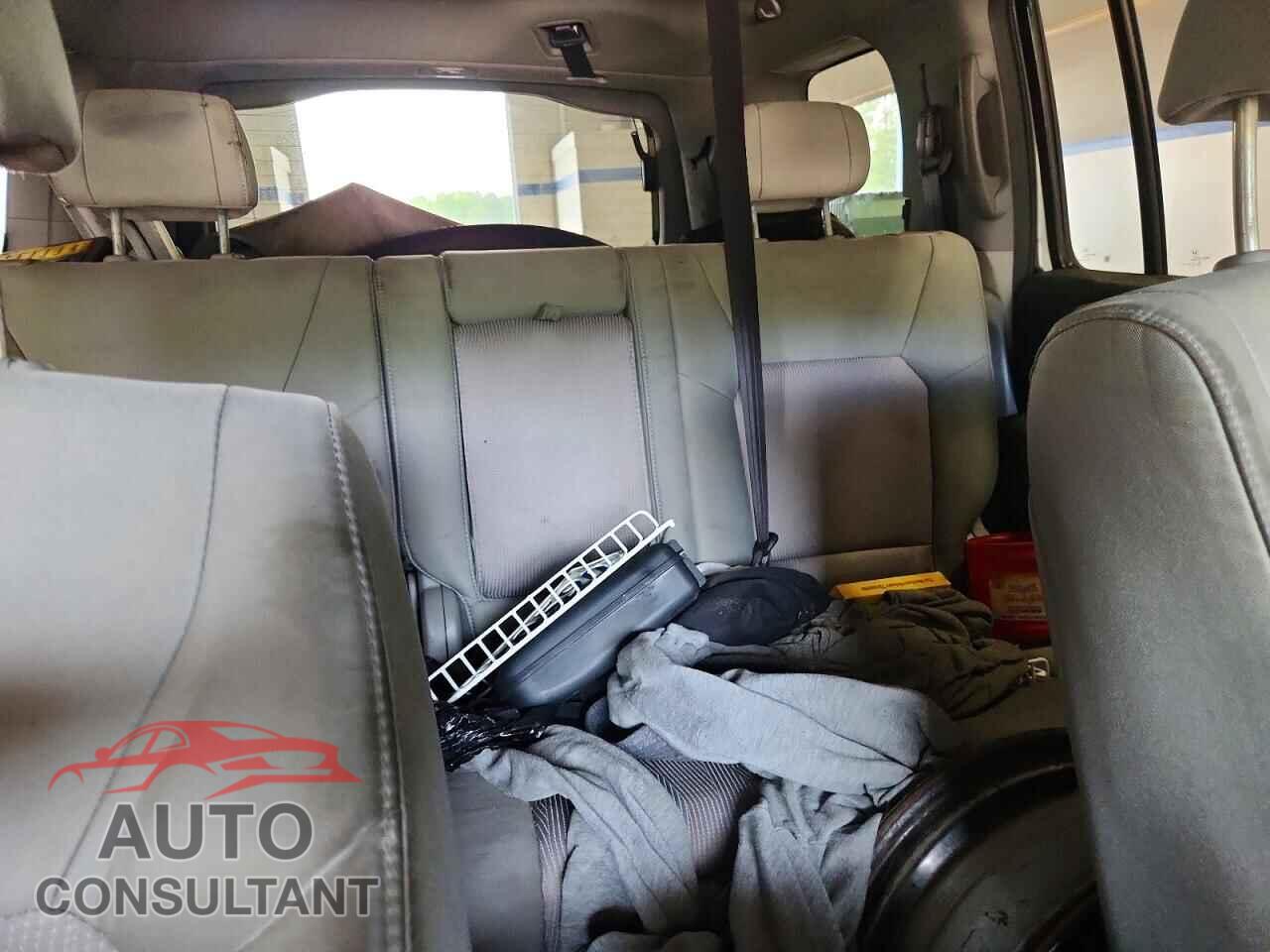 HONDA PILOT 2011 - 5FNYF3H41BB010342