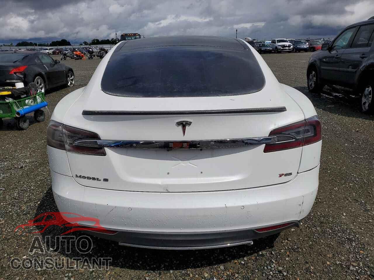 TESLA MODEL S 2014 - 5YJSA1H17EFP37214