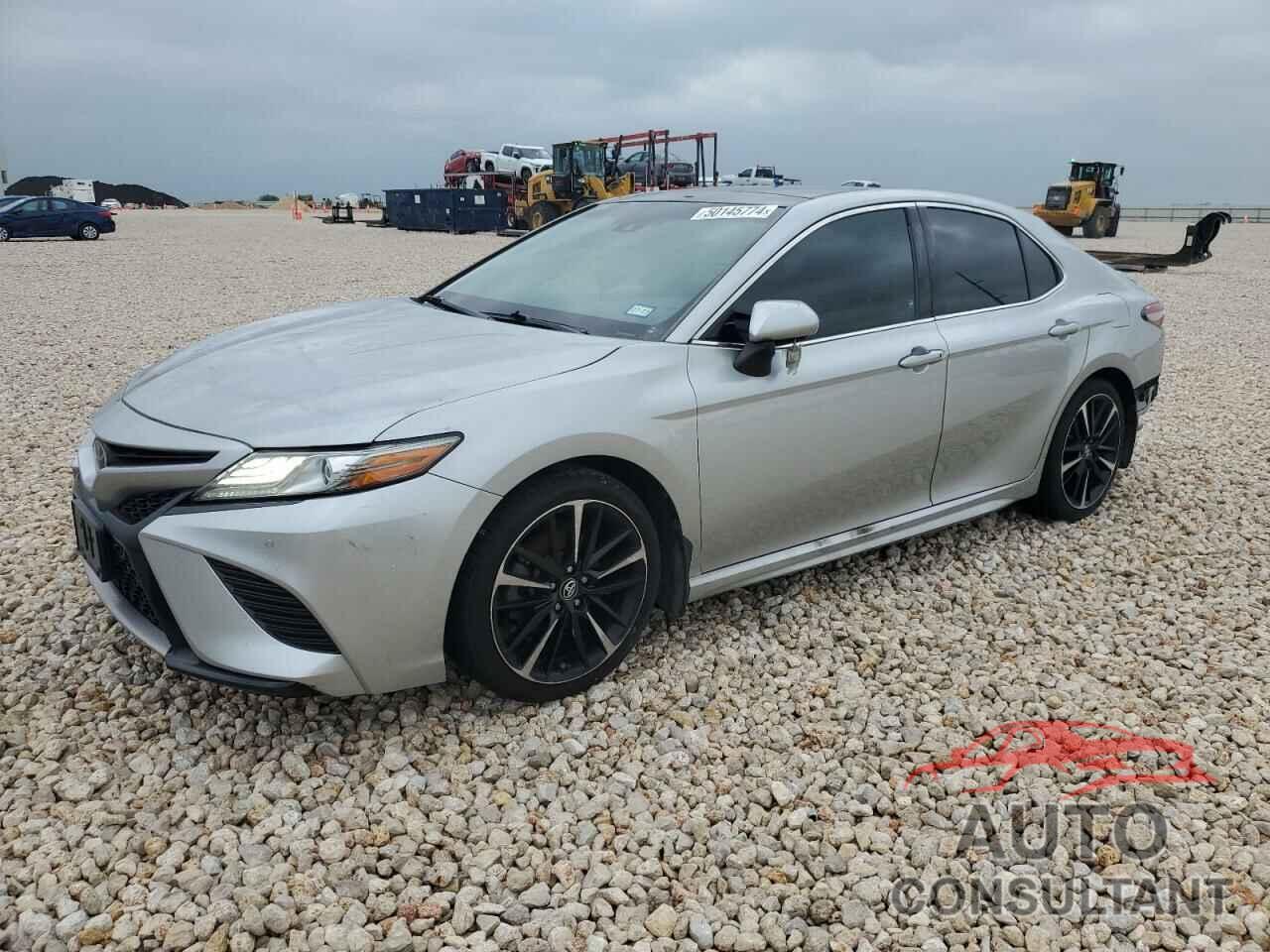 TOYOTA CAMRY 2018 - 4T1B61HK9JU095716