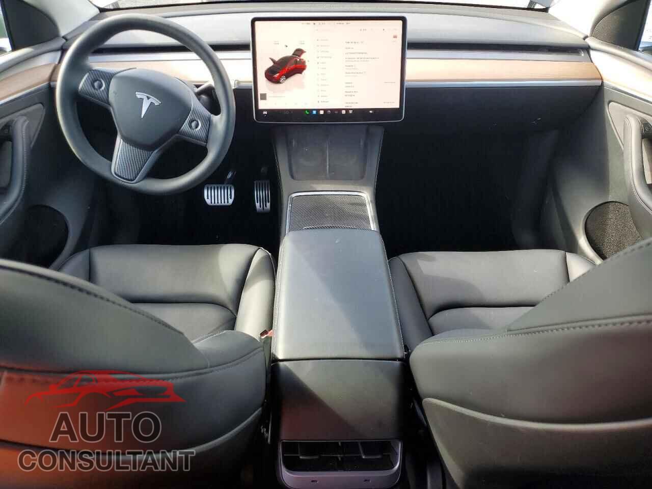 TESLA MODEL Y 2024 - 7SAYGDED2RF046450
