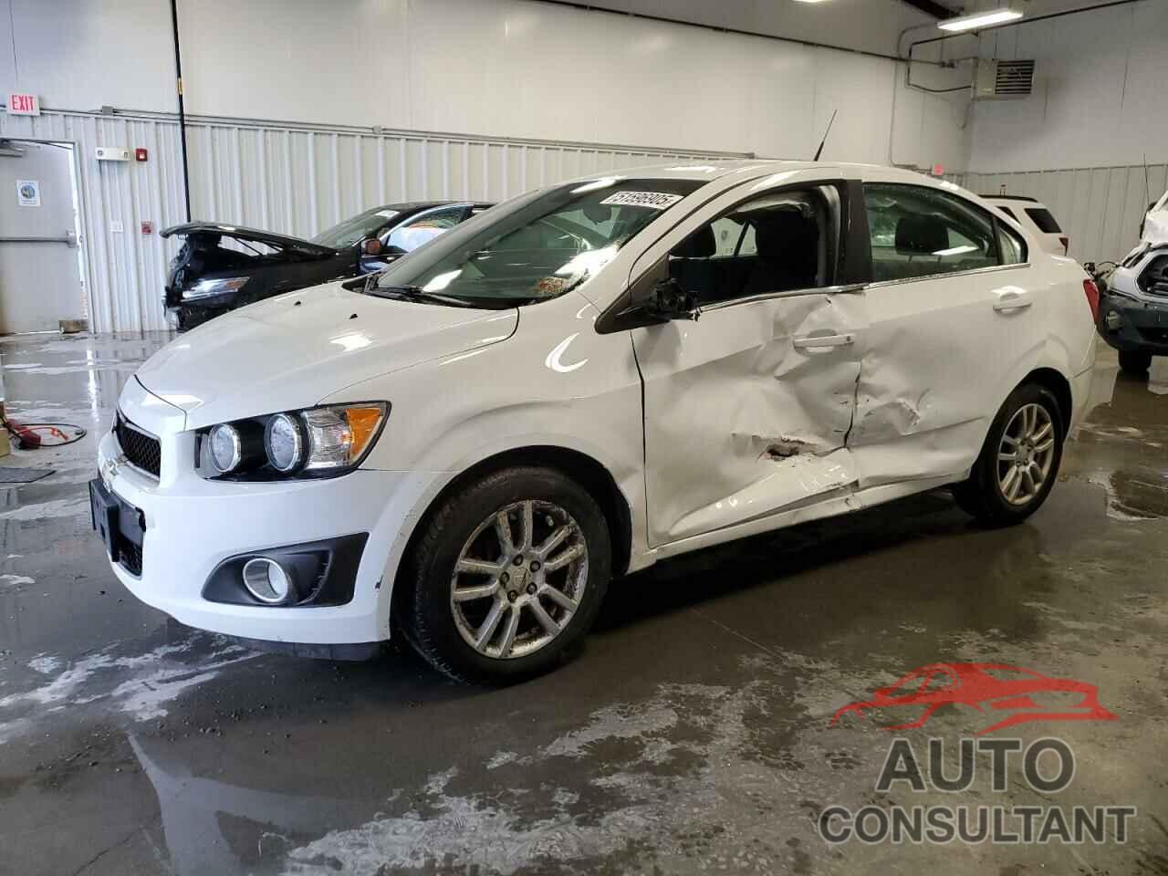 CHEVROLET SONIC 2013 - 1G1JC5SH5D4249123