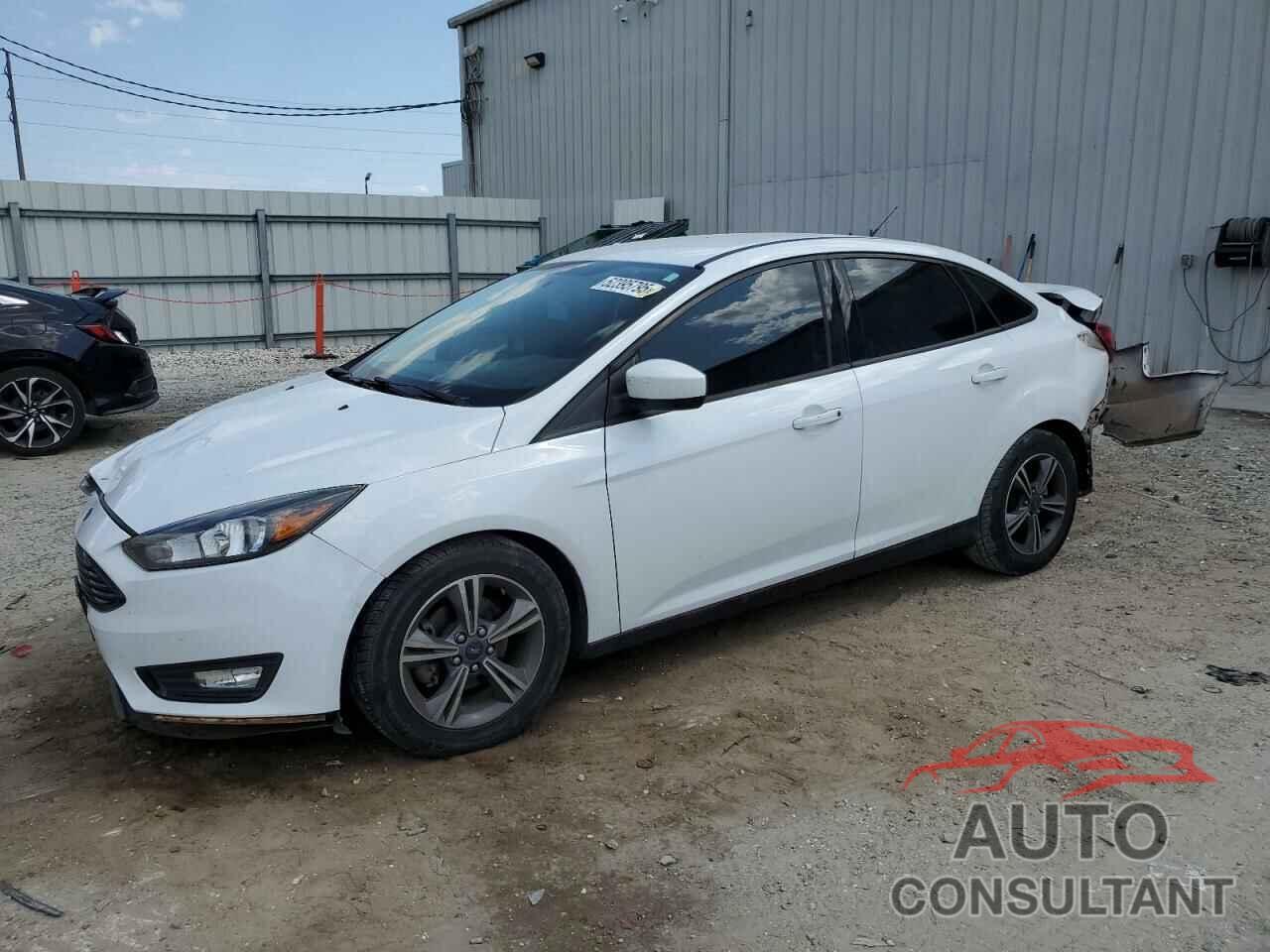 FORD FOCUS 2018 - 1FADP3FE5JL220077