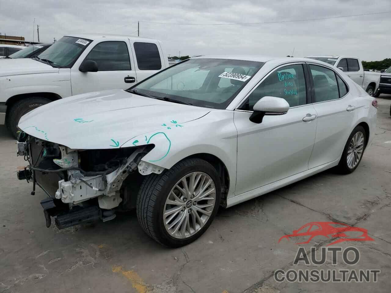 TOYOTA CAMRY 2018 - 4T1B11HK7JU154440