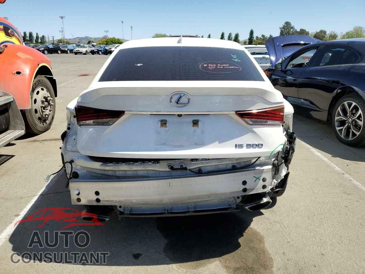 LEXUS IS 2018 - JTHBA1D20J5065022