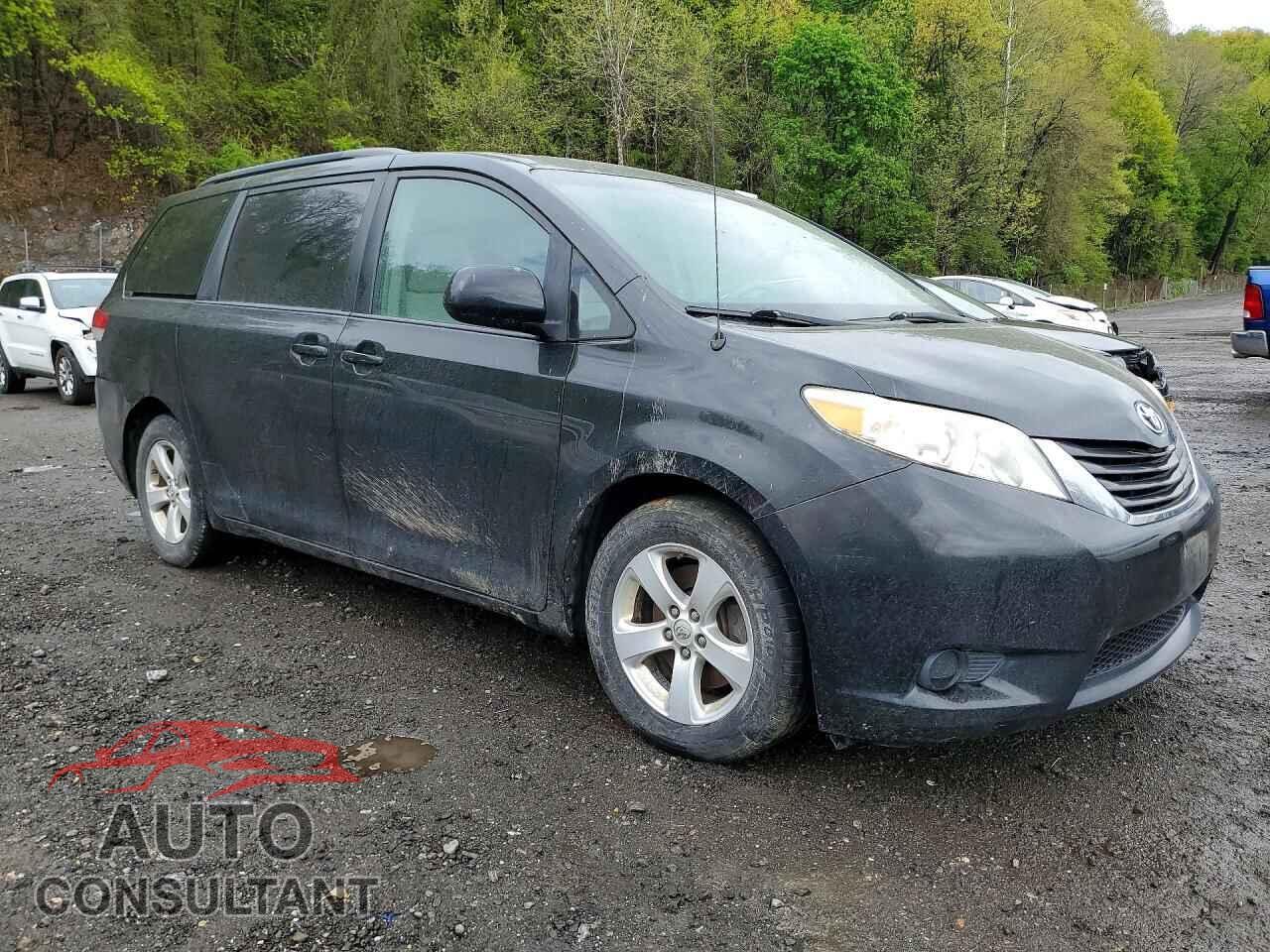 TOYOTA SIENNA 2013 - 5TDKK3DC8DS367644