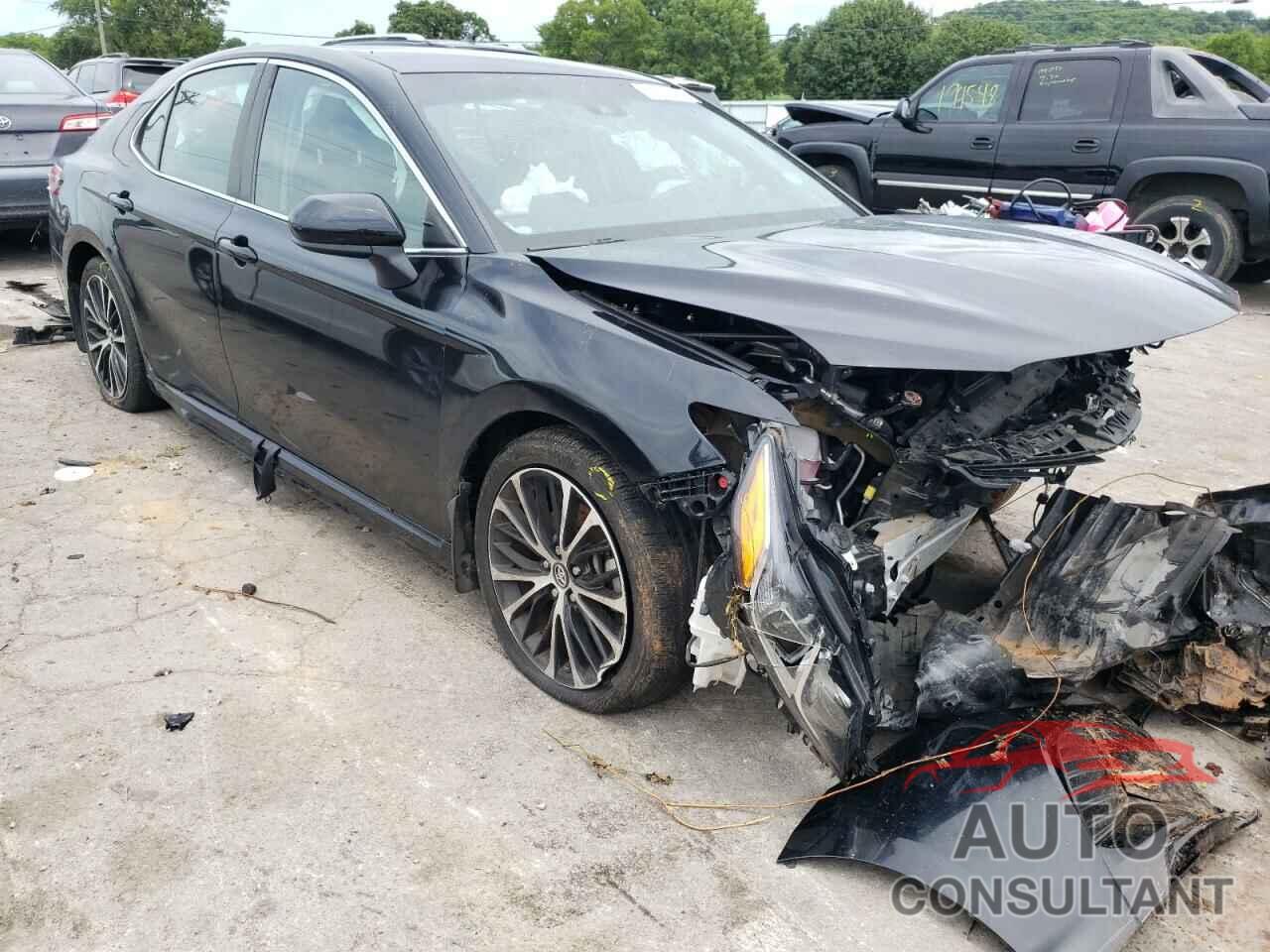 TOYOTA CAMRY 2018 - 4T1B11HK0JU140704