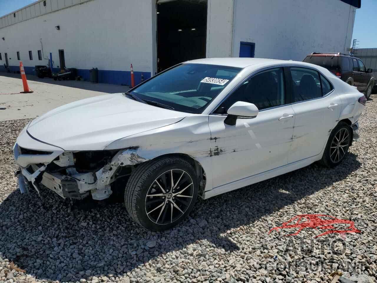 TOYOTA CAMRY 2022 - 4T1G11AK5NU696092