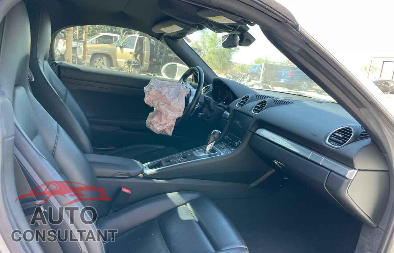 PORSCHE BOXSTER 2019 - WP0CA2A81KS210852