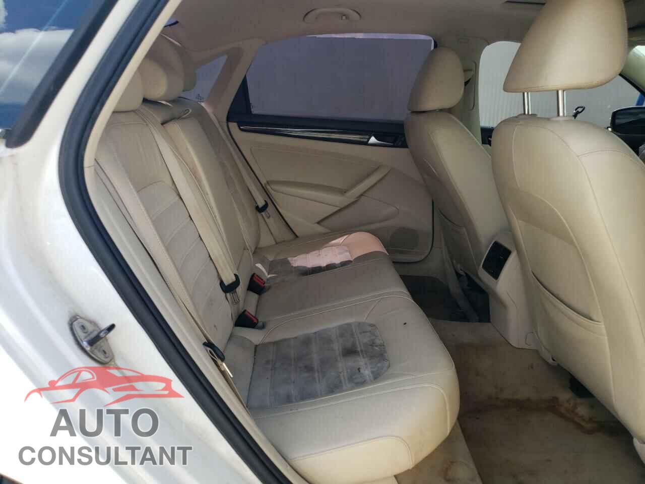 VOLKSWAGEN PASSAT 2014 - 1VWCN7A31EC045953