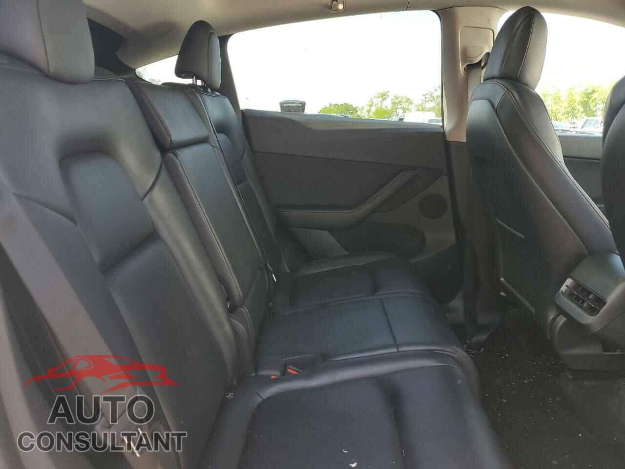 TESLA MODEL Y 2022 - 7SAYGAEE6NF363326