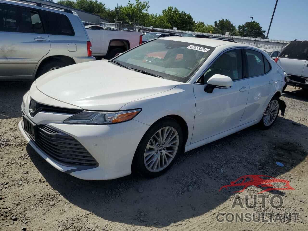 TOYOTA CAMRY 2018 - 4T1B11HK0JU016769