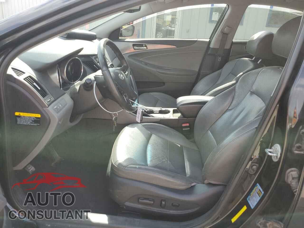 HYUNDAI SONATA 2012 - KMHEC4A44CA041067