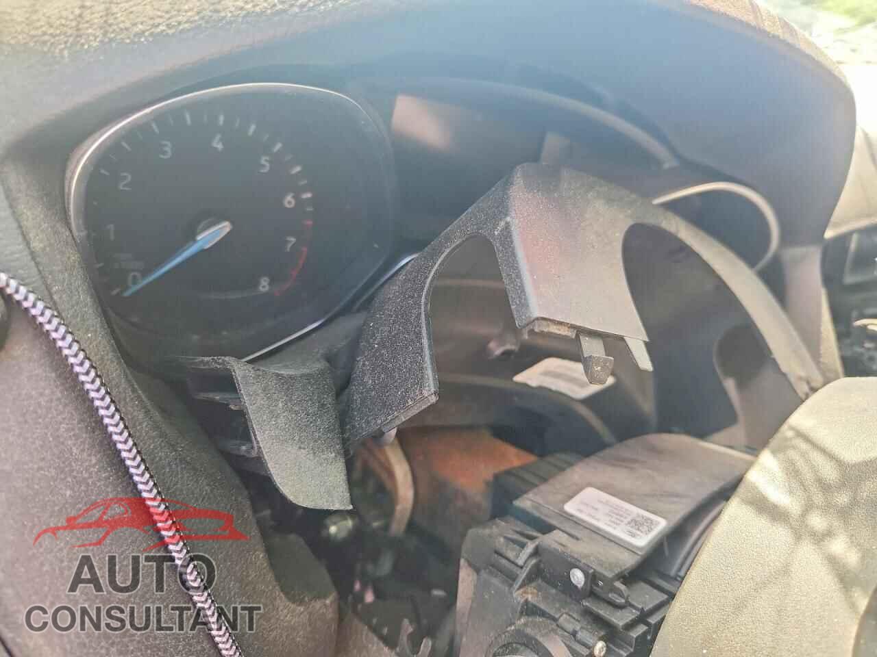 FORD FOCUS 2015 - 1FADP3F25FL348025