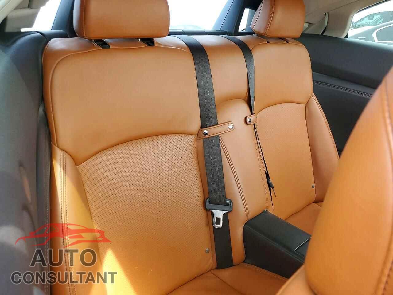 LEXUS IS 2012 - JTHFE2C24C2508757
