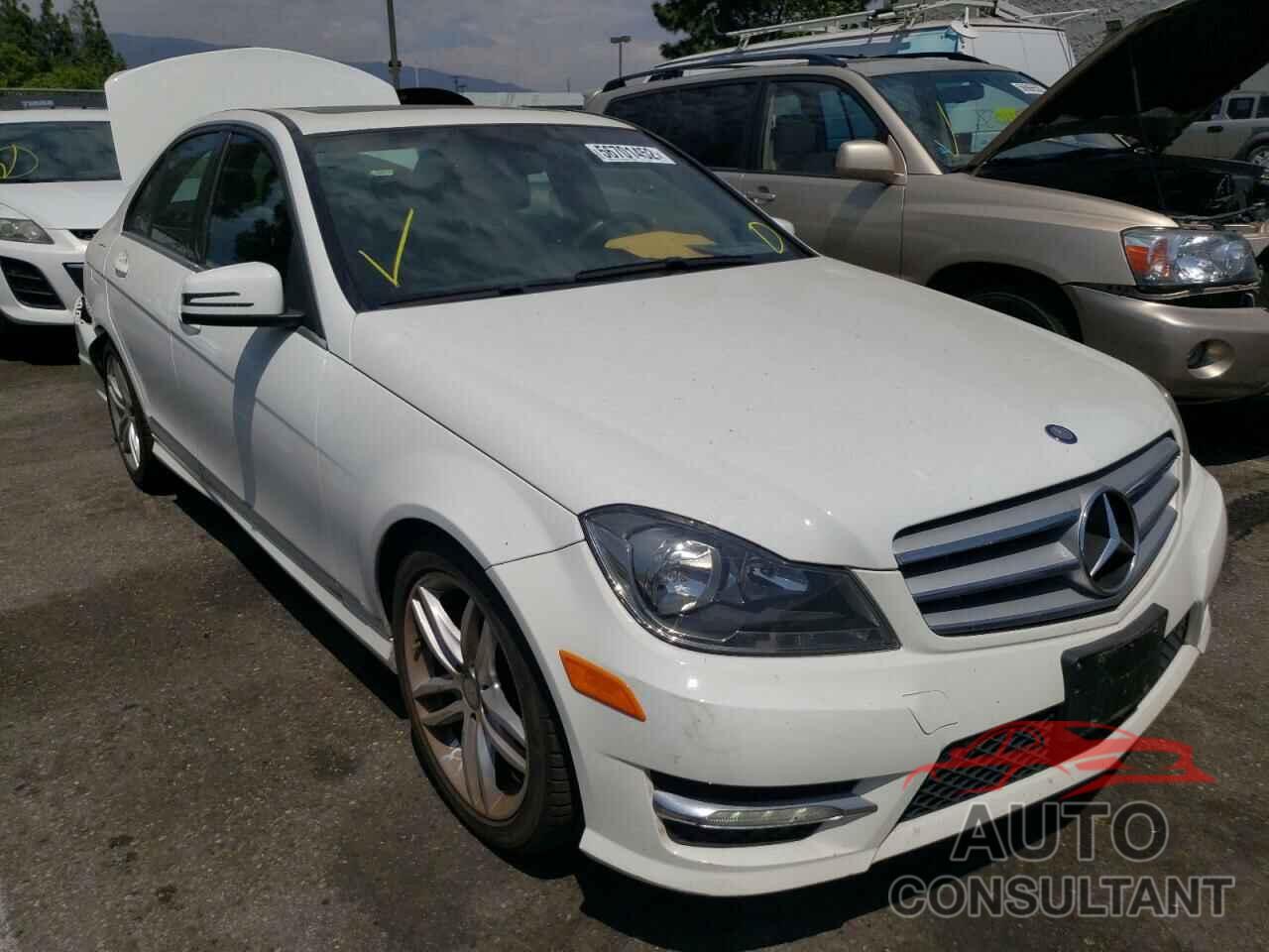 MERCEDES-BENZ C-CLASS 2013 - WDDGF4HB1DR275166