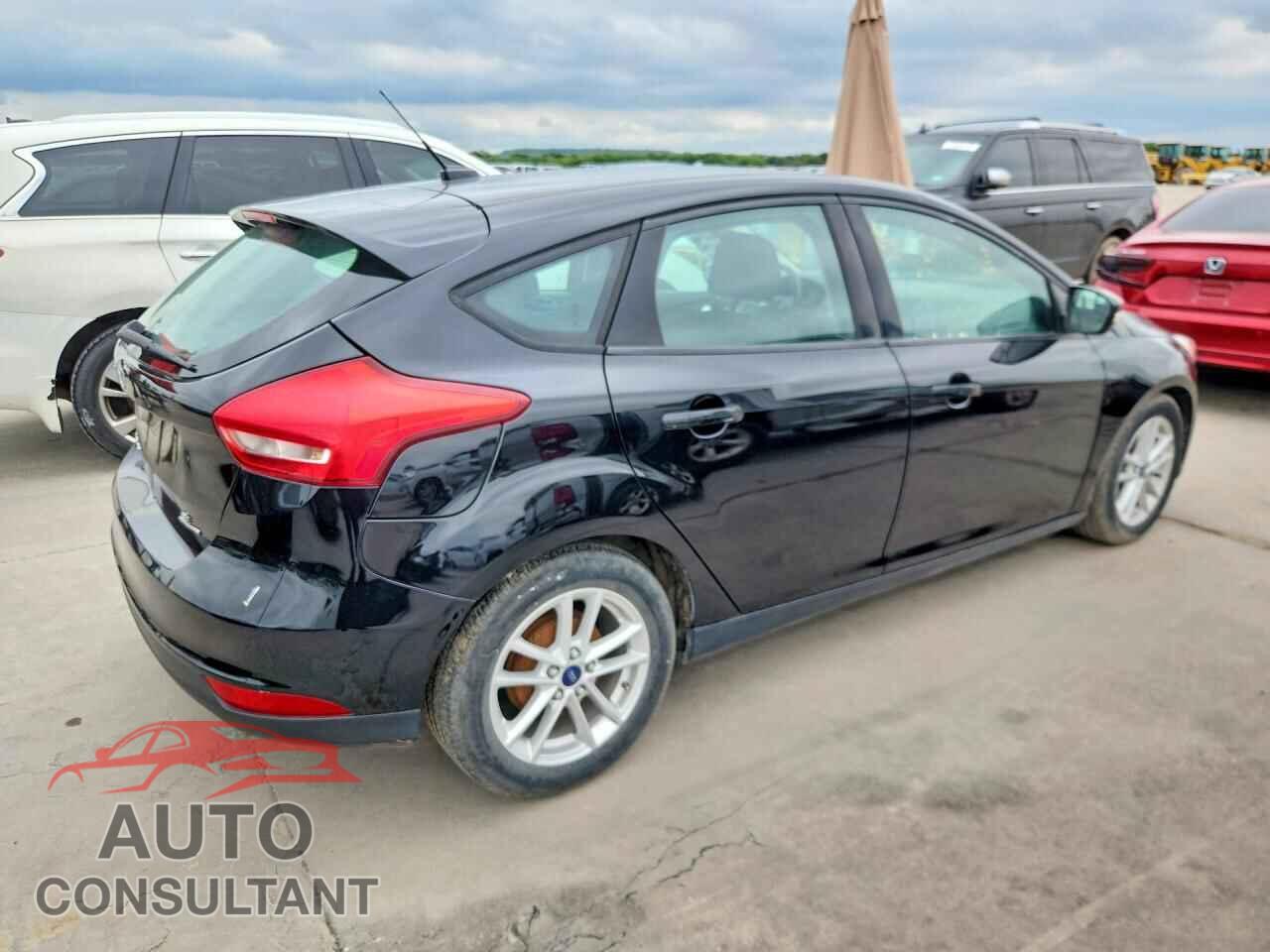 FORD FOCUS 2015 - 1FADP3K23FL377092