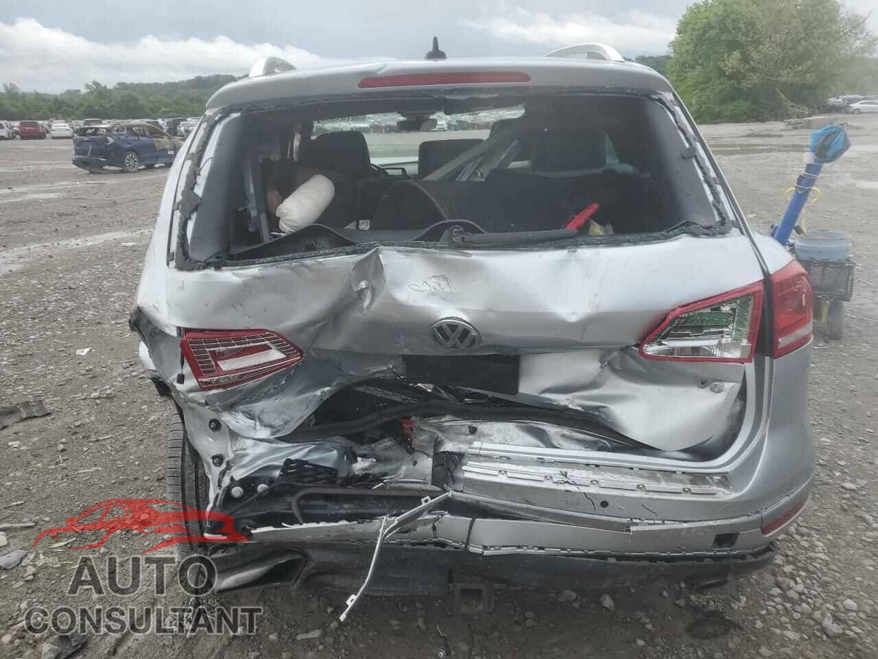 VOLKSWAGEN TOUAREG 2017 - WVGRF7BP2HD001093