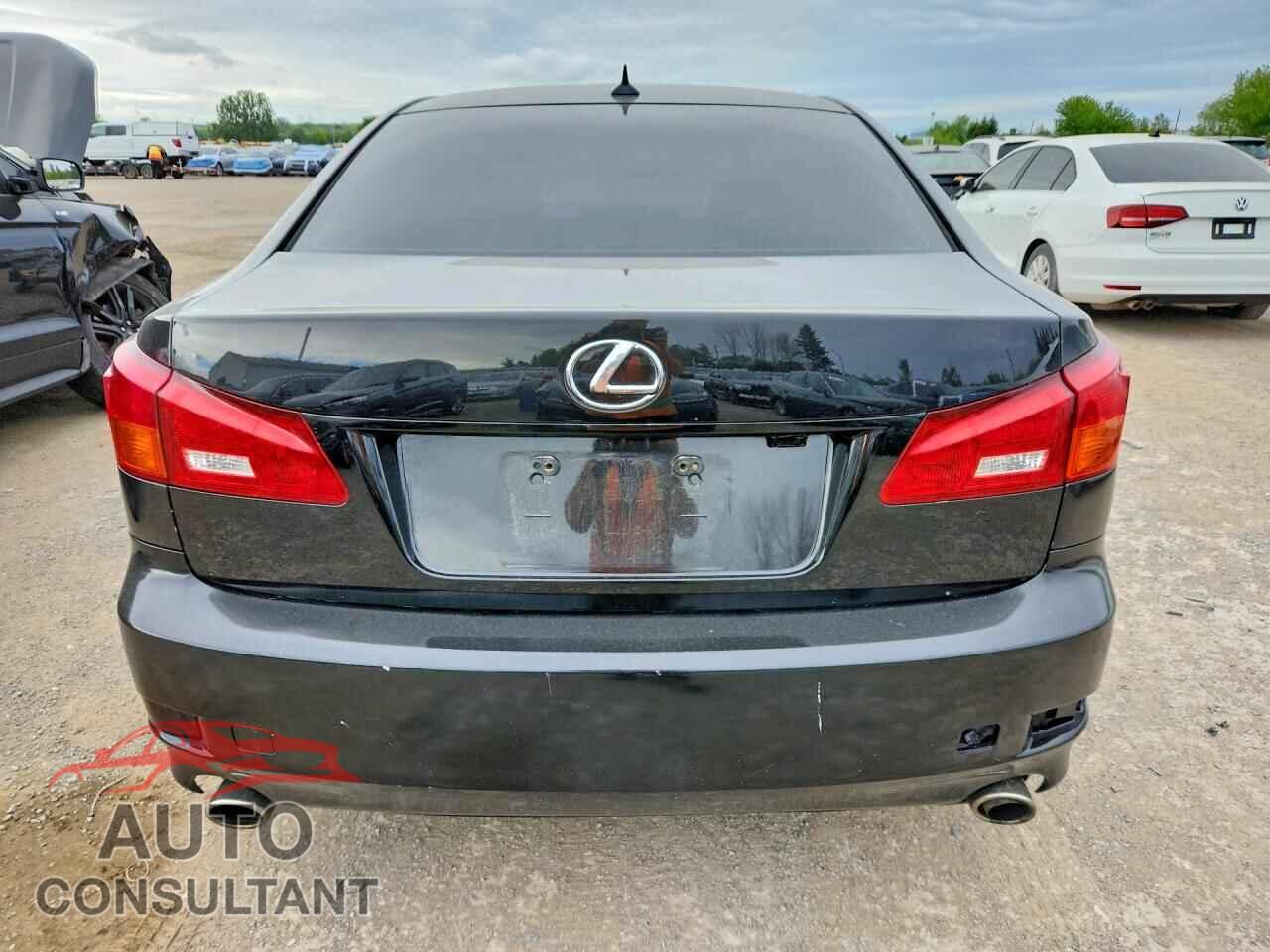 LEXUS IS 2011 - JTHBF5C23B2101279