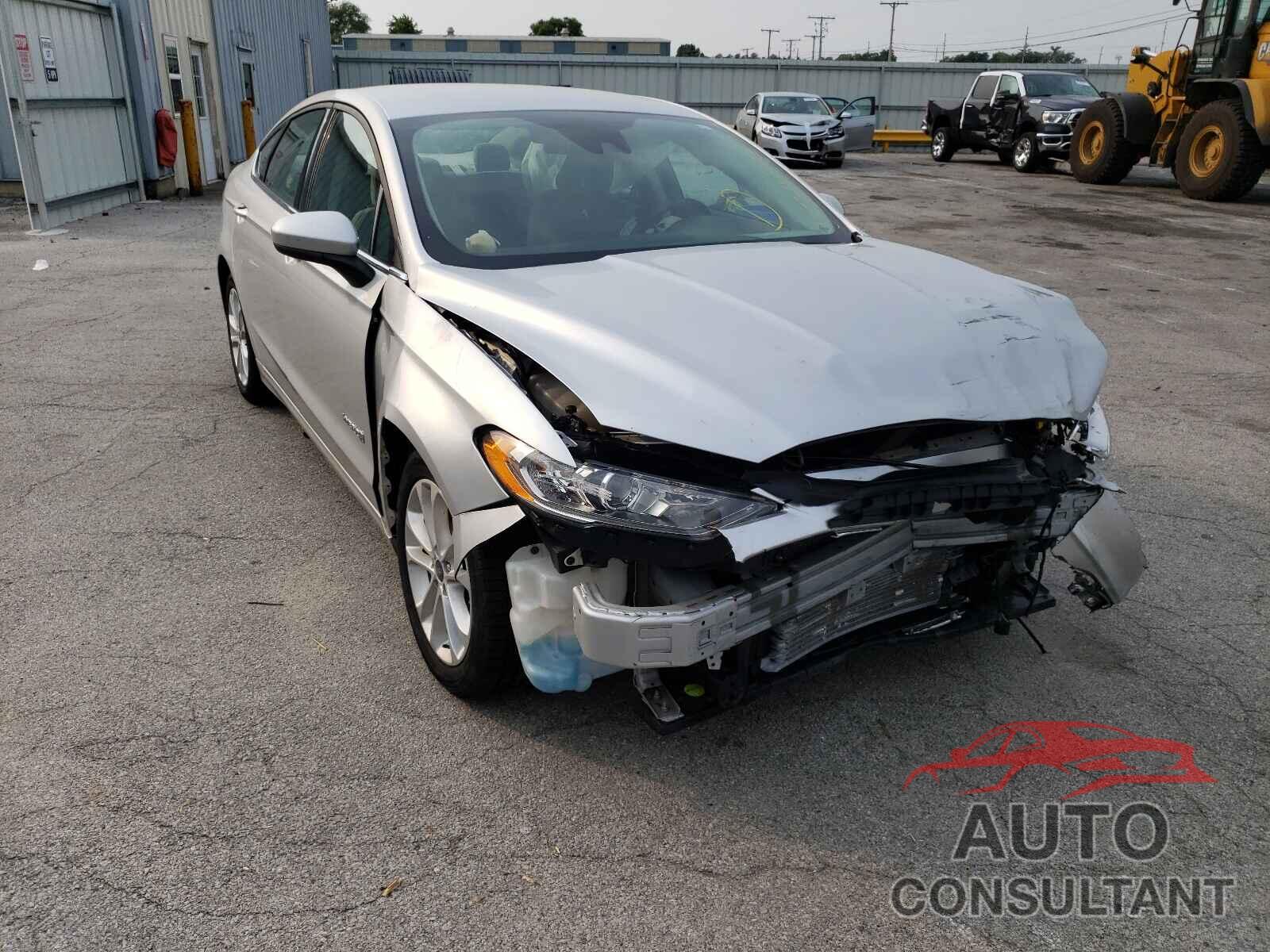 FORD FUSION 2019 - 3FA6P0LU9KR240614