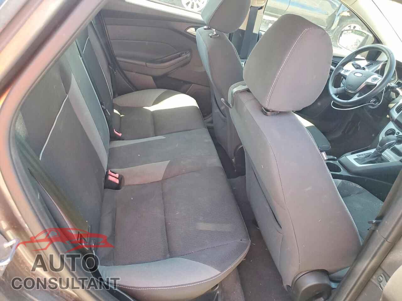 FORD FOCUS 2014 - 1FADP3F2XEL243219