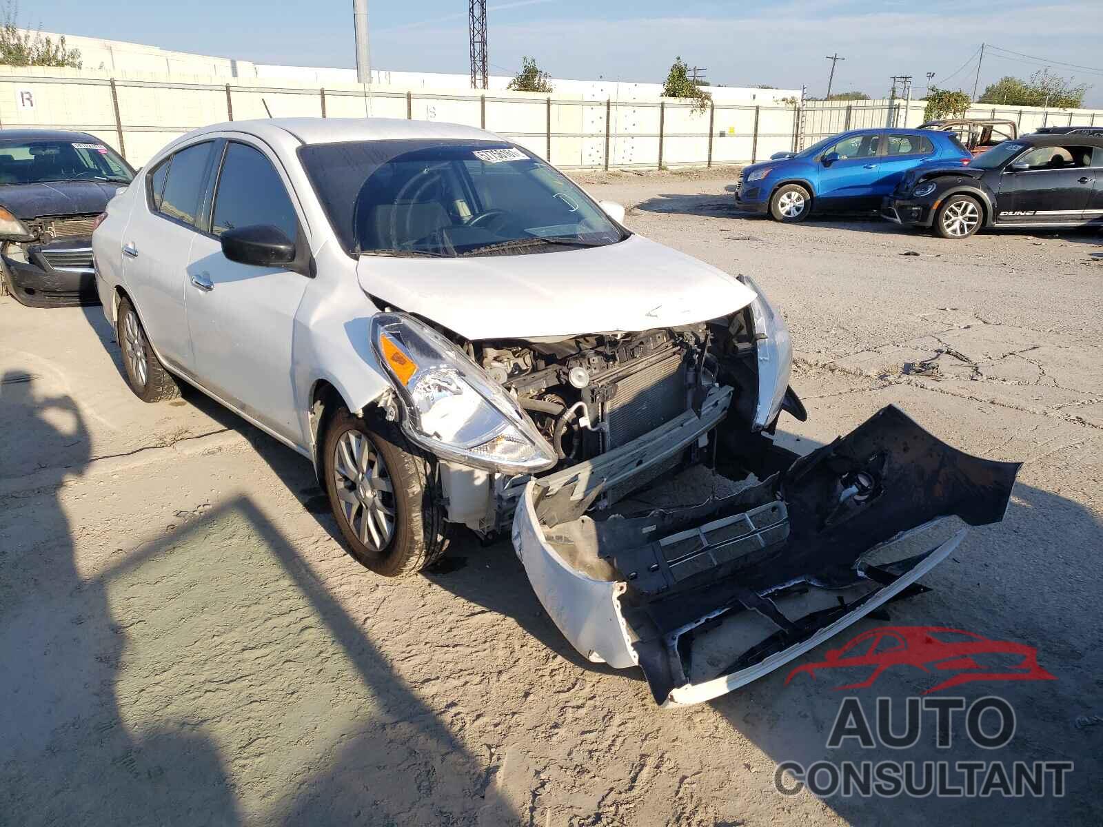 NISSAN VERSA 2017 - 3N1CN7AP4HL805049