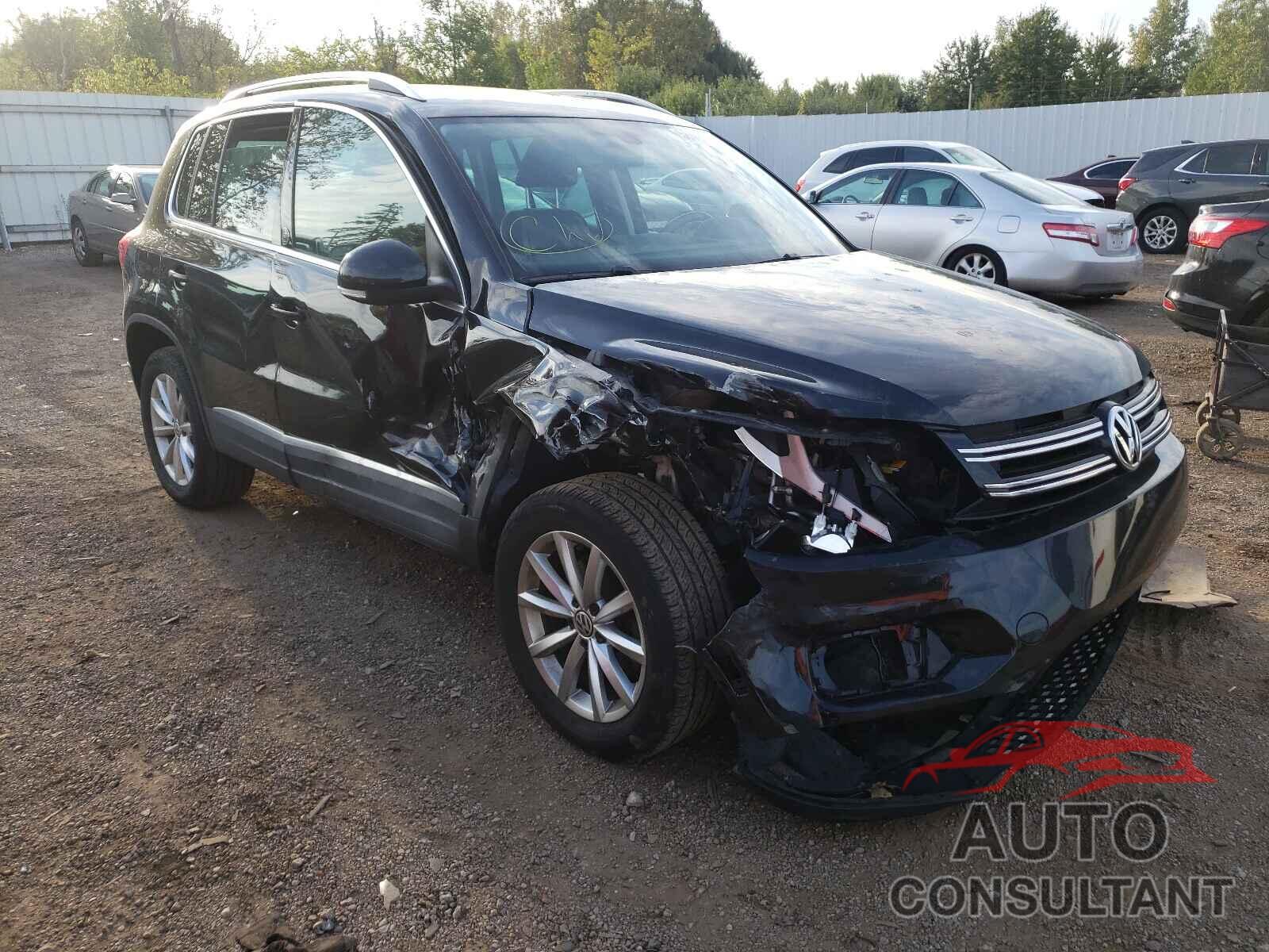 VOLKSWAGEN TIGUAN 2017 - WVGSV7AX6HK032462