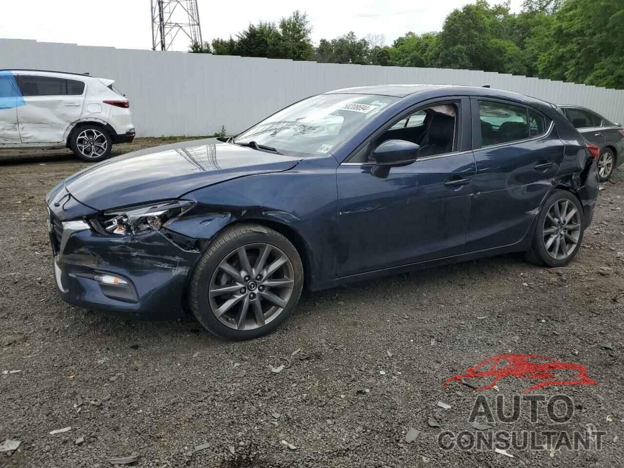 MAZDA 3 2018 - 3MZBN1L30JM259525