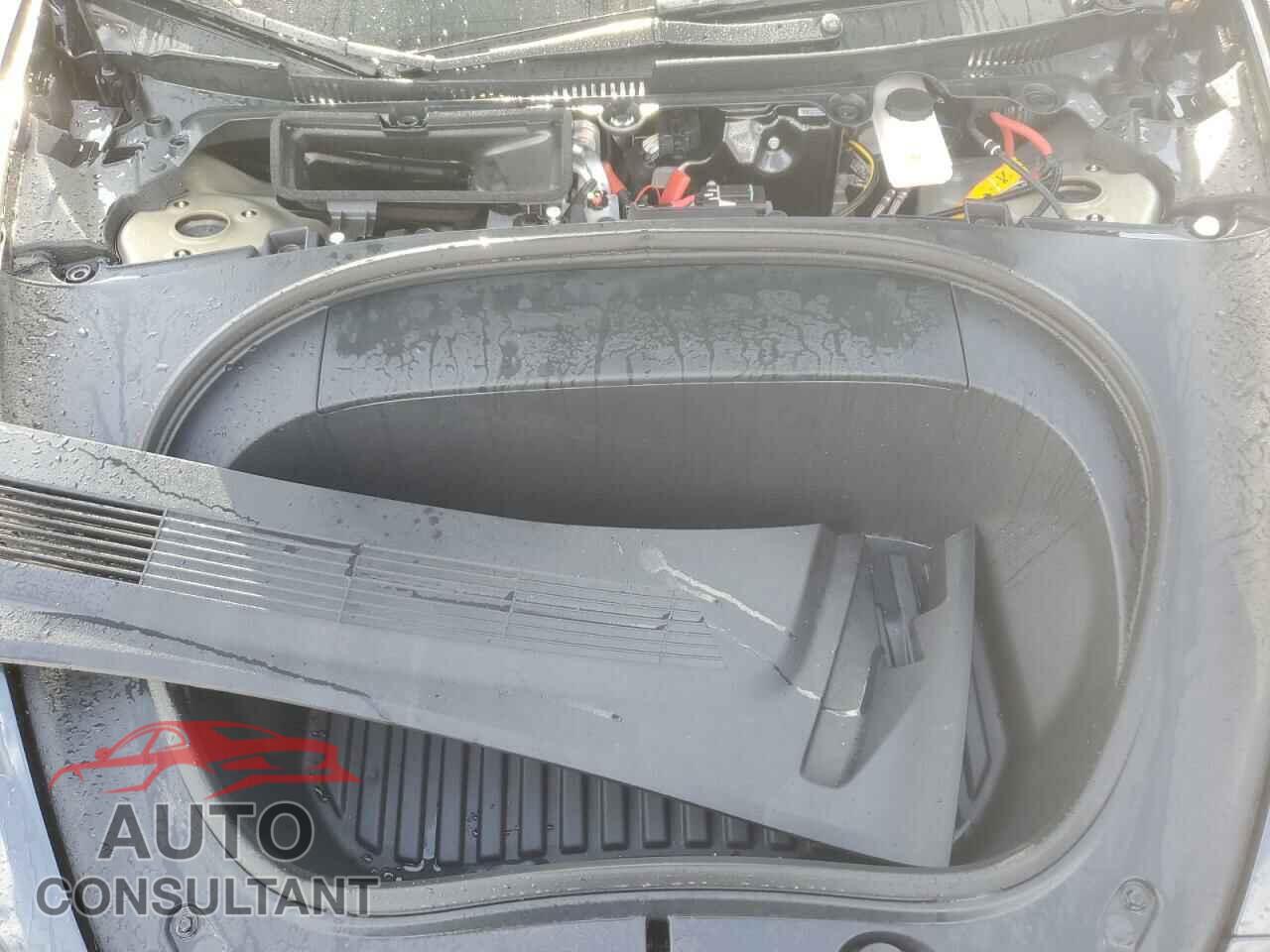 TESLA MODEL 3 2024 - 5YJ3E1EA5RF722715