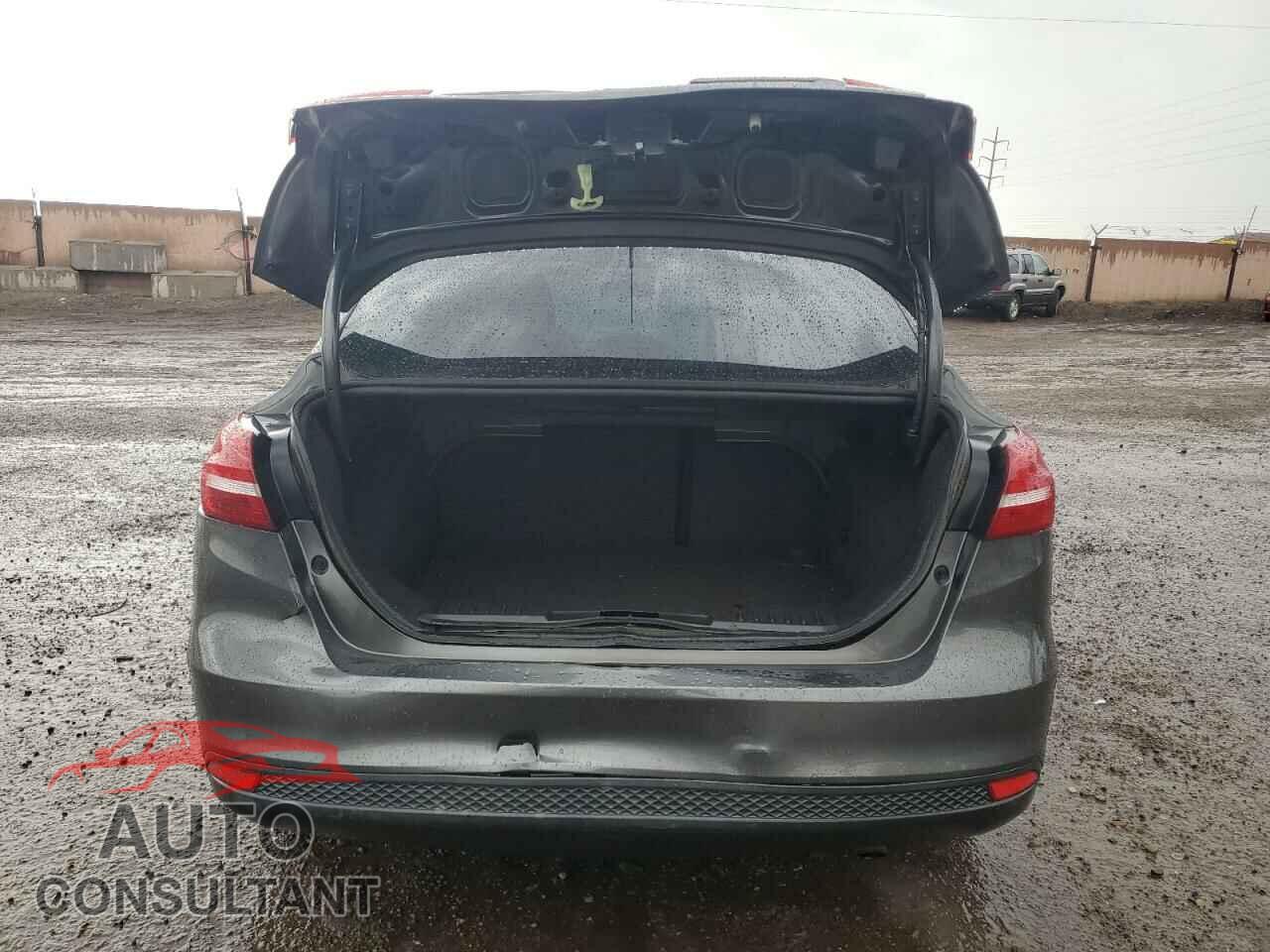 FORD FOCUS 2015 - 1FADP3E21FL281103
