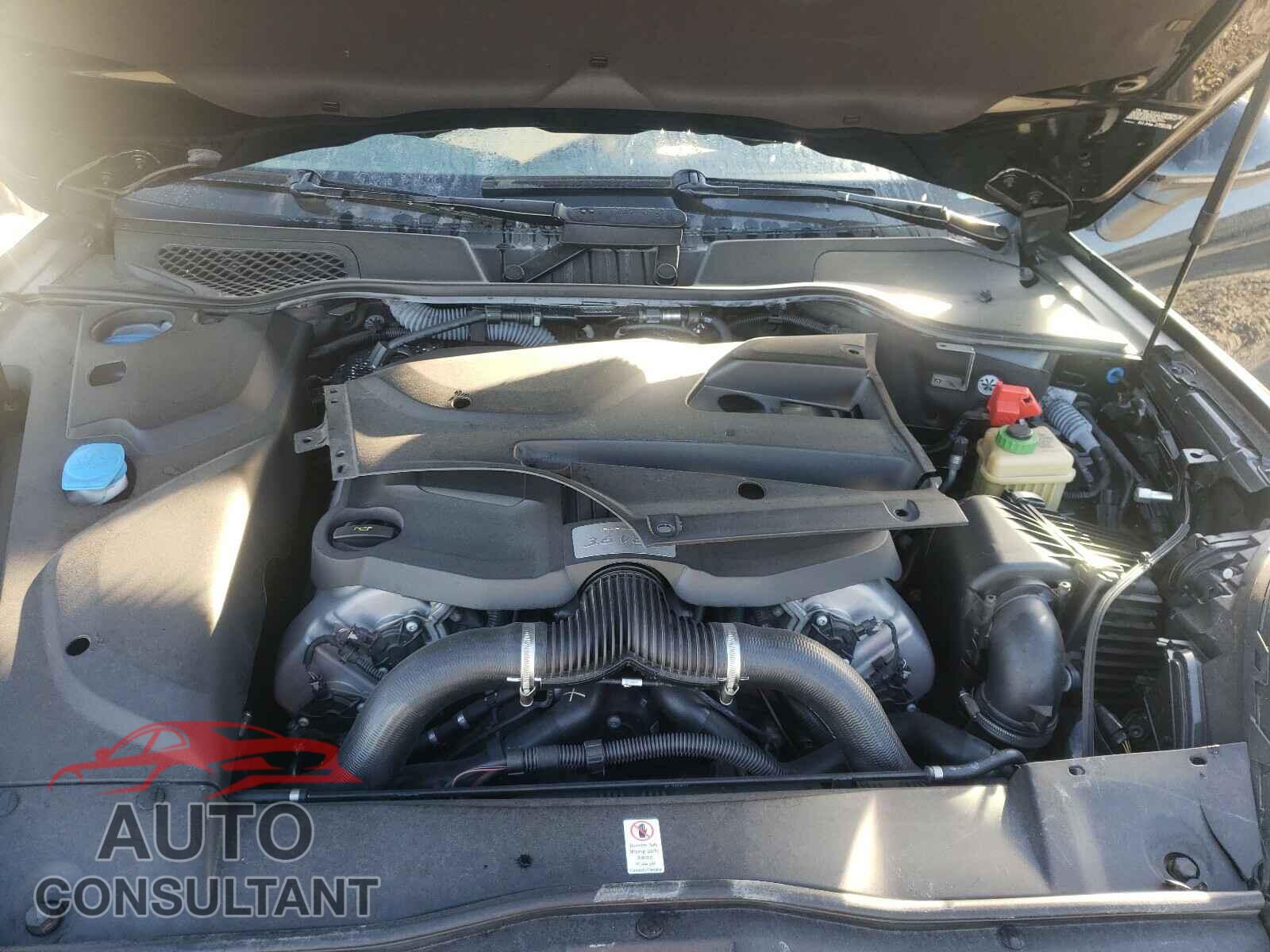 PORSCHE CAYENNE 2017 - WP1AB2A24HLA51813