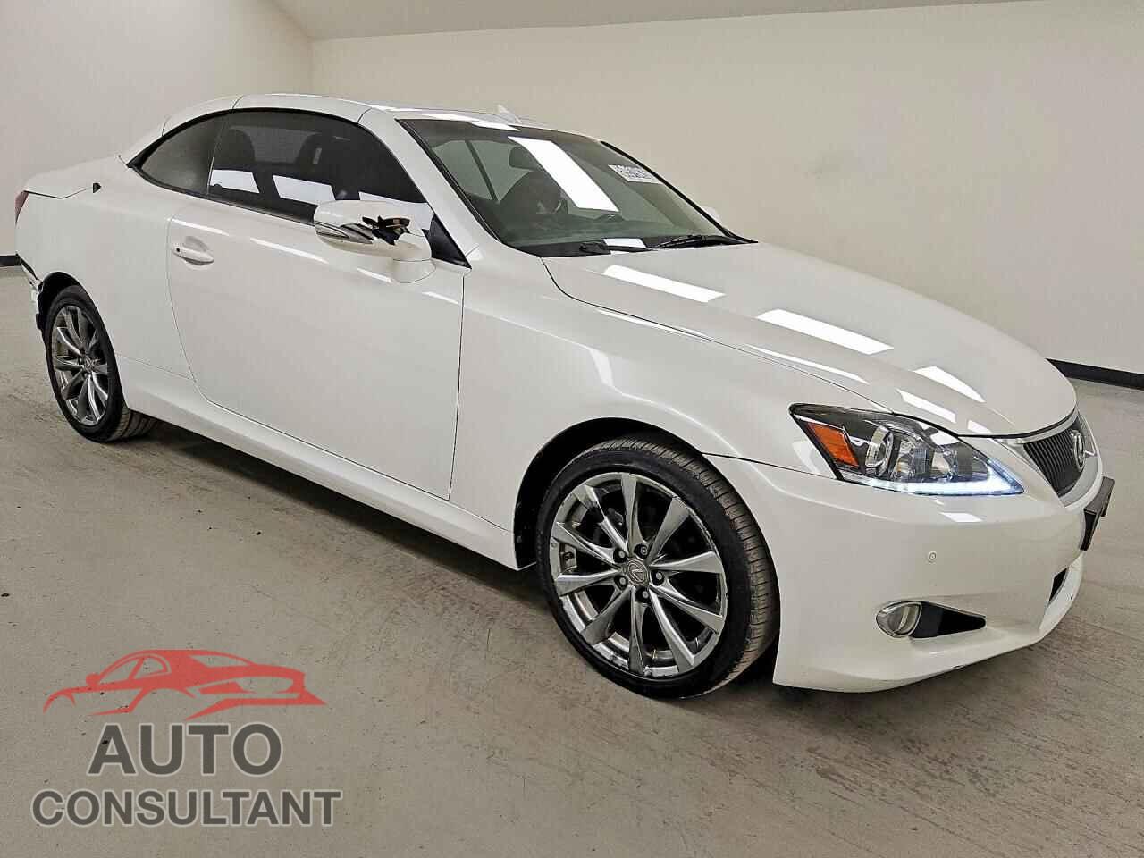 LEXUS IS 2015 - JTHFF2C27F2533136
