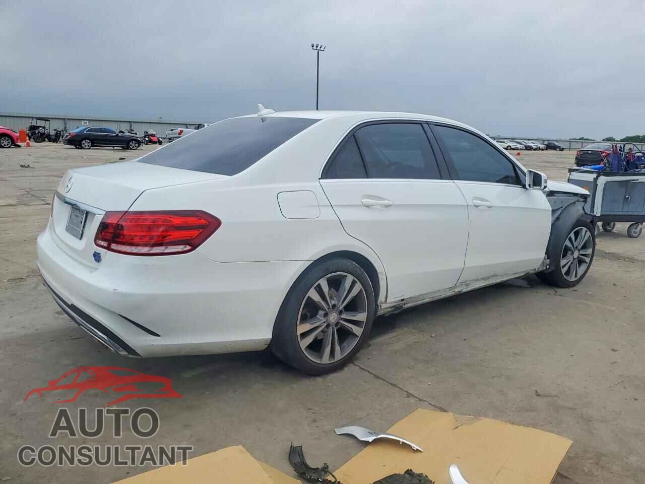 MERCEDES-BENZ E-CLASS 2014 - WDDHF5KB4EB004602