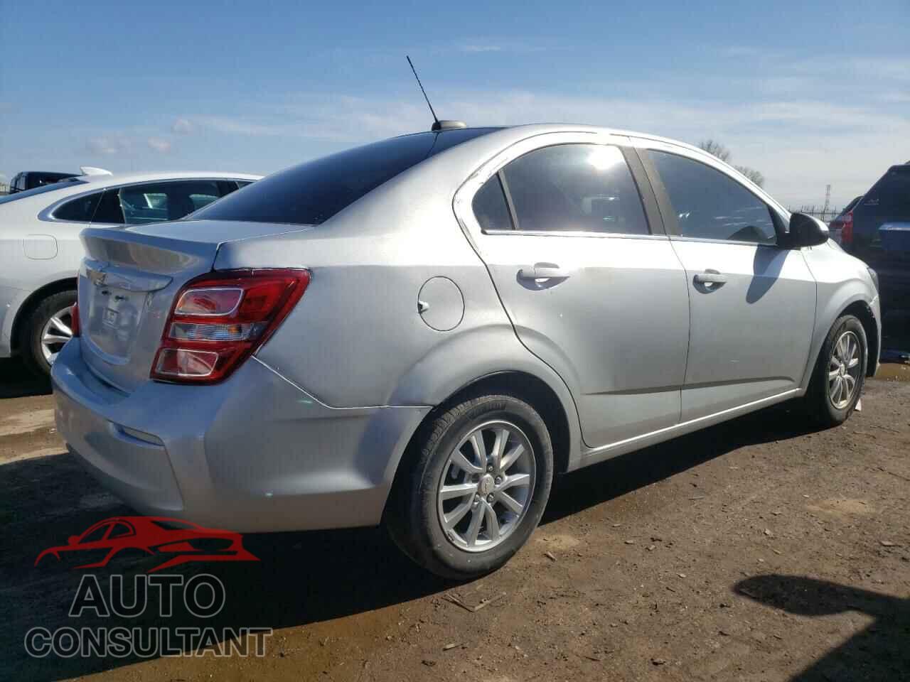 CHEVROLET SONIC 2017 - 1G1JD5SH3H4174361