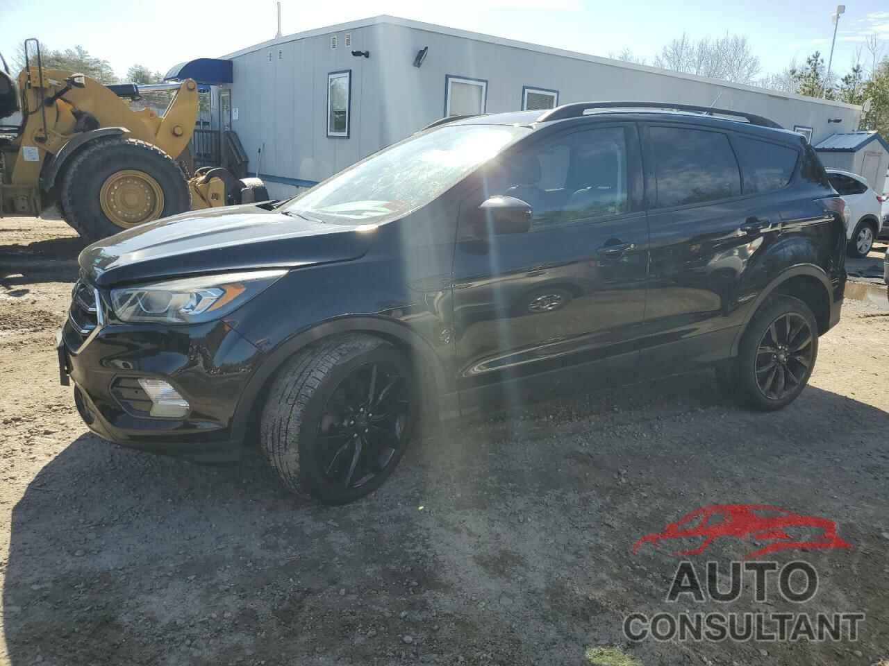 FORD ESCAPE 2017 - 1FMCU9GD9HUC70567