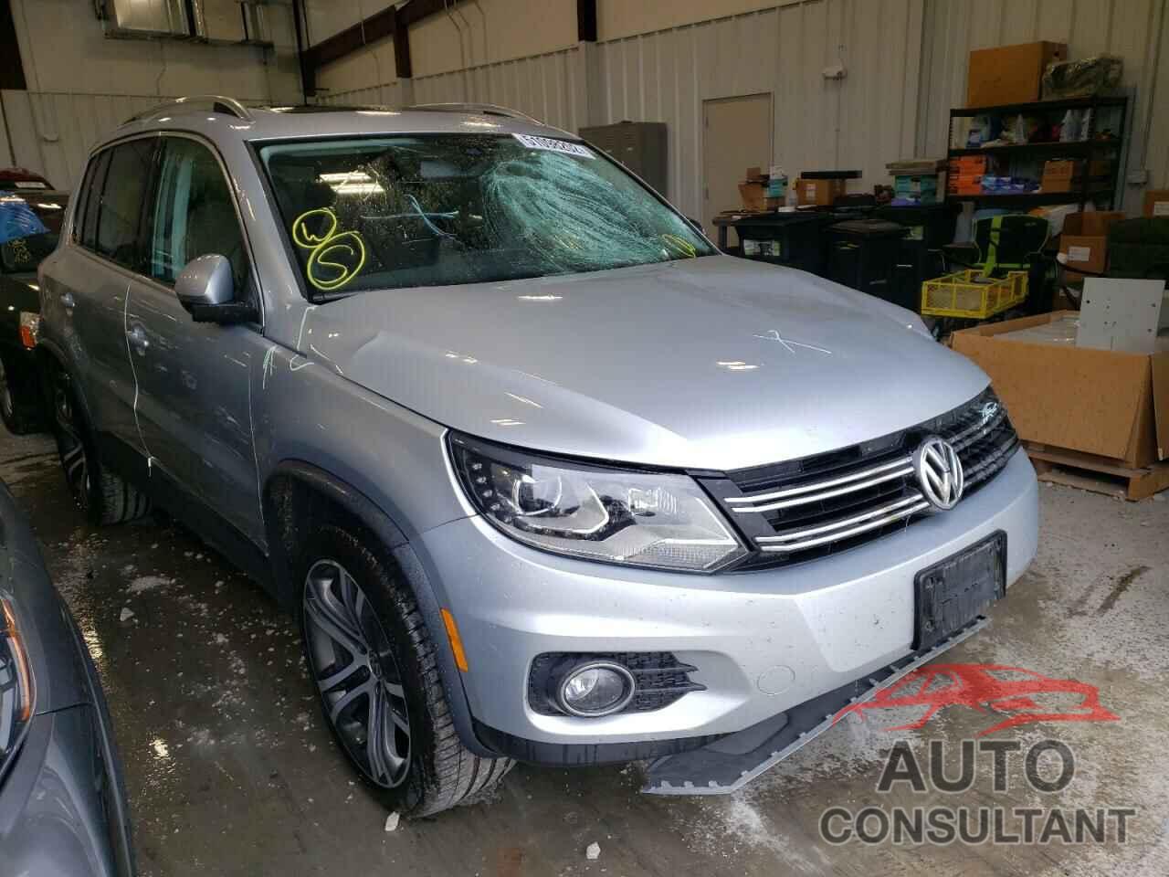 VOLKSWAGEN TIGUAN 2017 - WVGWV7AX7HK016451