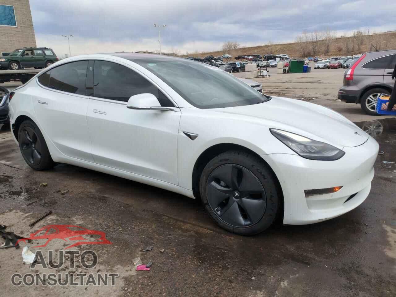 TESLA MODEL 3 2017 - 5YJ3E1EA2HF000827
