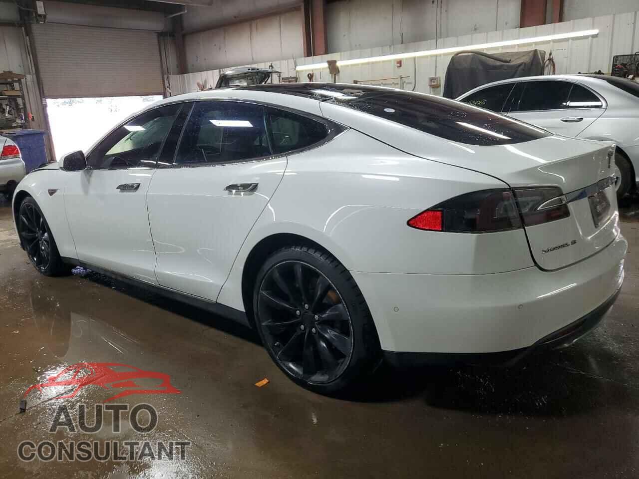 TESLA MODEL S 2015 - 5YJSA1H24FF092628