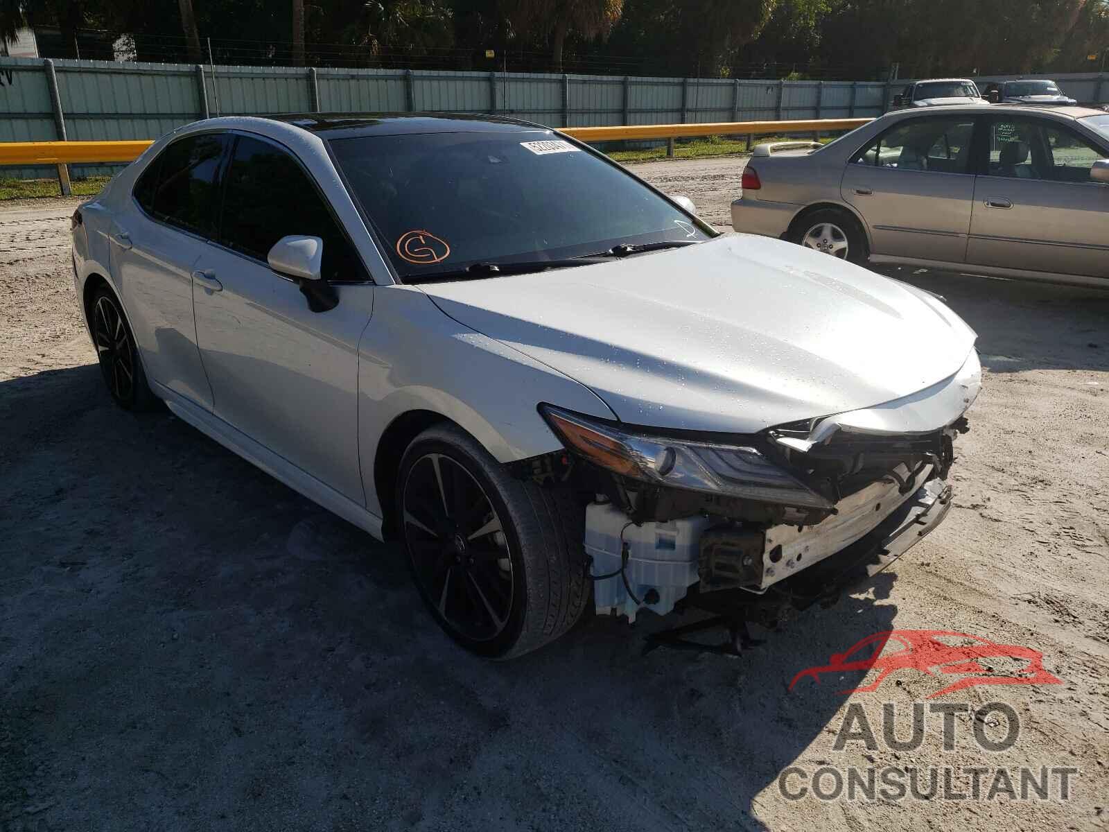 TOYOTA CAMRY 2018 - 4T1B61HK9JU092279