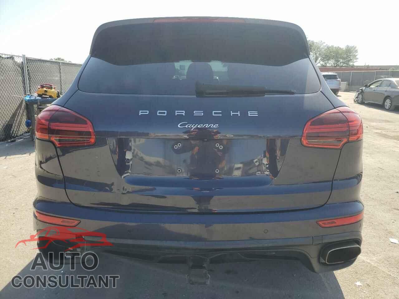 PORSCHE CAYENNE 2017 - WP1AA2A23HKA82754