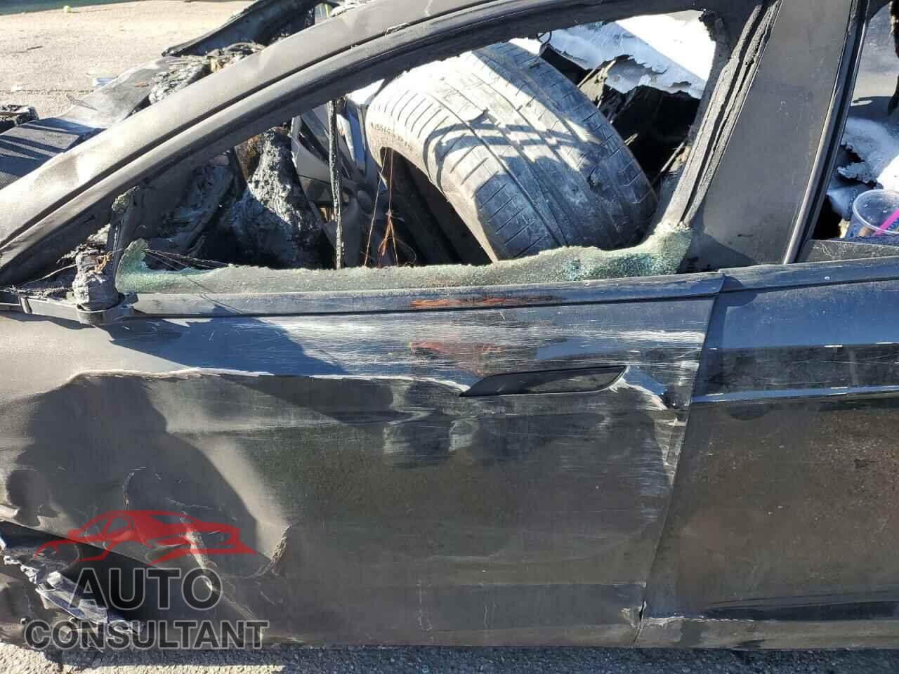 TESLA MODEL S 2022 - 5YJSA1E56NF464984