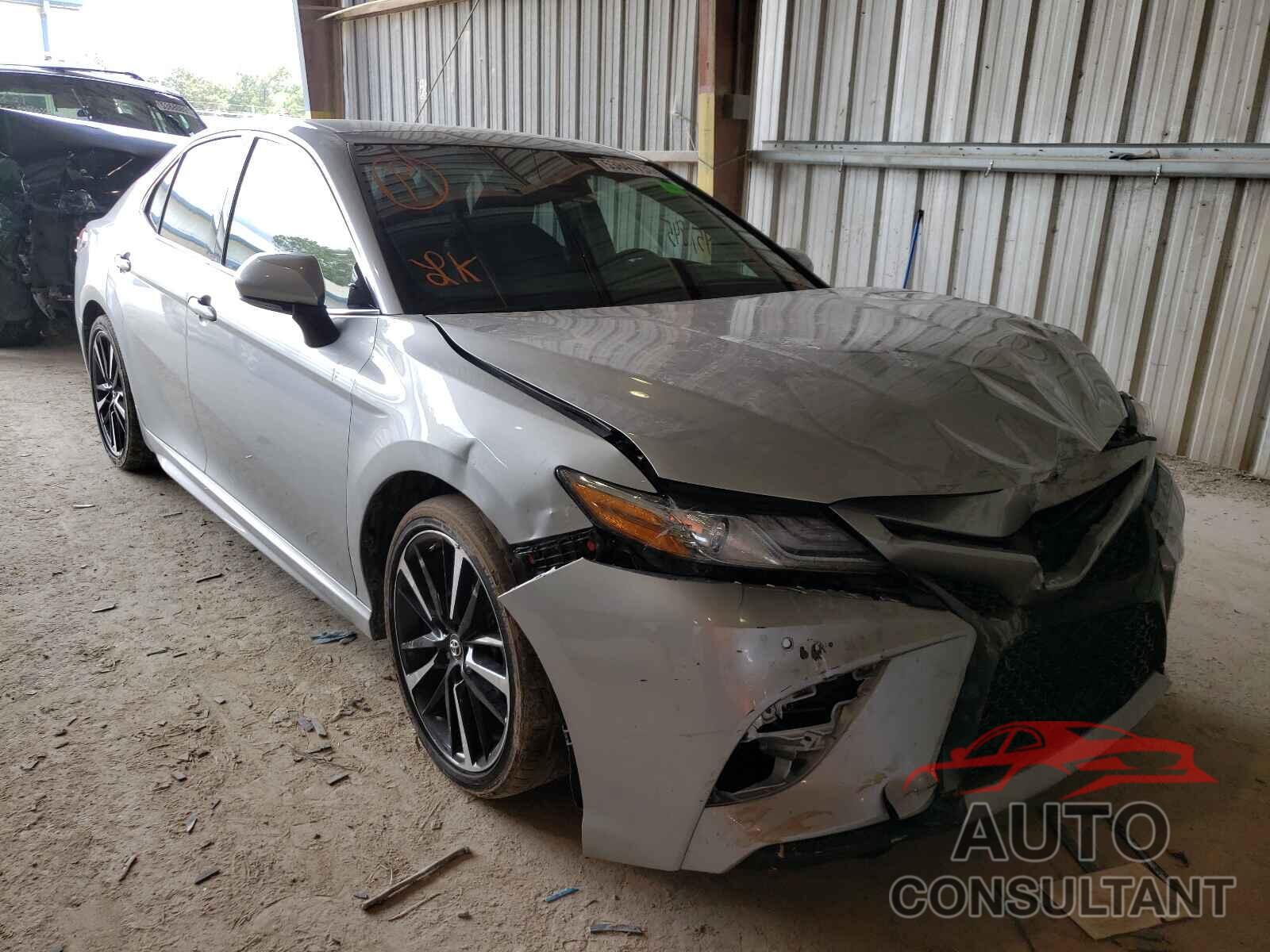 TOYOTA CAMRY 2018 - 4T1B61HKXJU126147